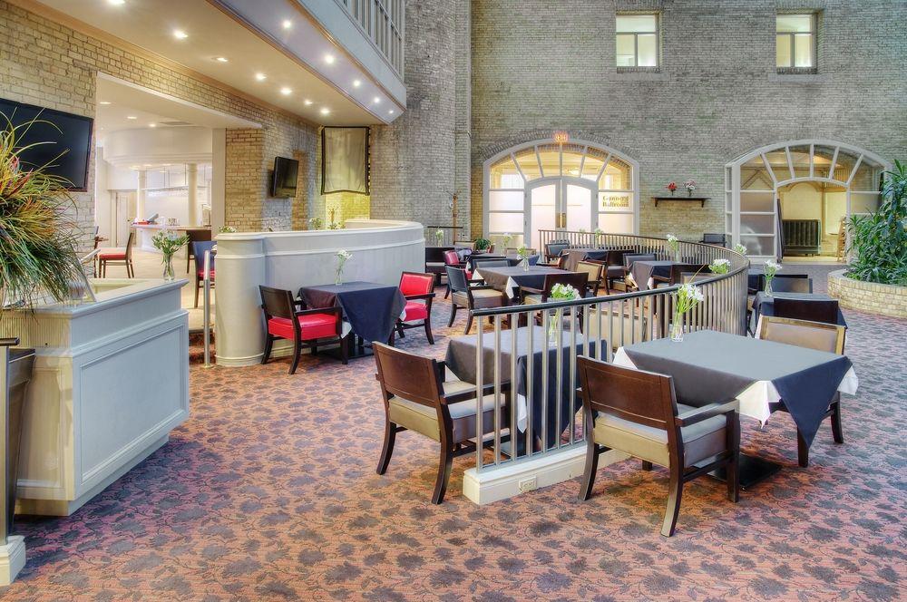 Delta Hotels By Marriott London Armouries Exteriör bild
