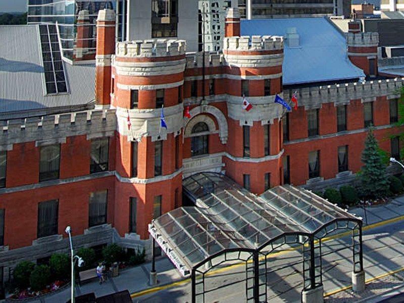 Delta Hotels By Marriott London Armouries Exteriör bild