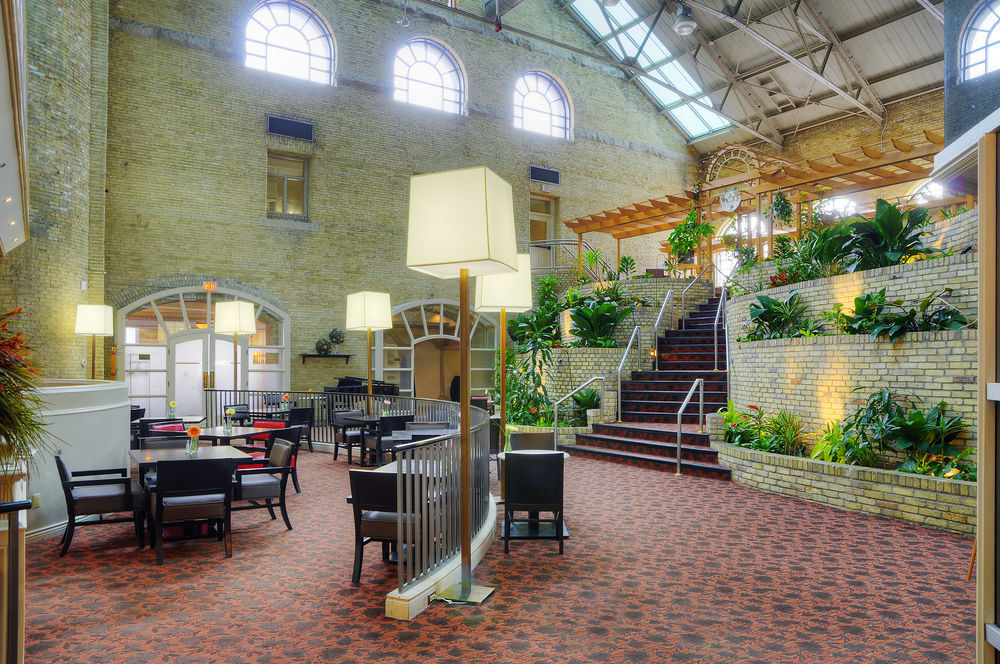 Delta Hotels By Marriott London Armouries Exteriör bild